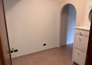 Stanza non arredata - Bilocale via Giuseppe Lugli, 43, Roma (zona Lido di Ostia) - foto 15