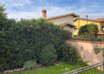 Giardino - Bilocale via Giuseppe Lugli, 43, Roma (zona Lido di Ostia) - foto 25