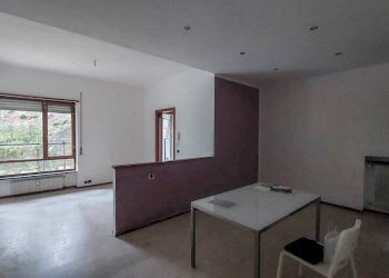 Stanza non arredata - Trilocale via Rollino, Genova (zona Sestri Ponente) - foto 6