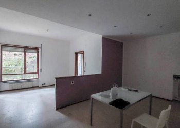 Stanza non arredata - Trilocale via Rollino, Genova (zona Sestri Ponente) - foto 9