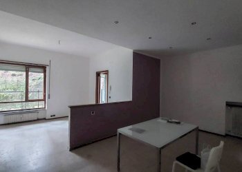 Stanza non arredata - Trilocale via Rollino, Genova (zona Sestri Ponente) - foto 12