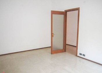 Stanza non arredata - Trilocale via Rollino, Genova (zona Sestri Ponente) - foto 26