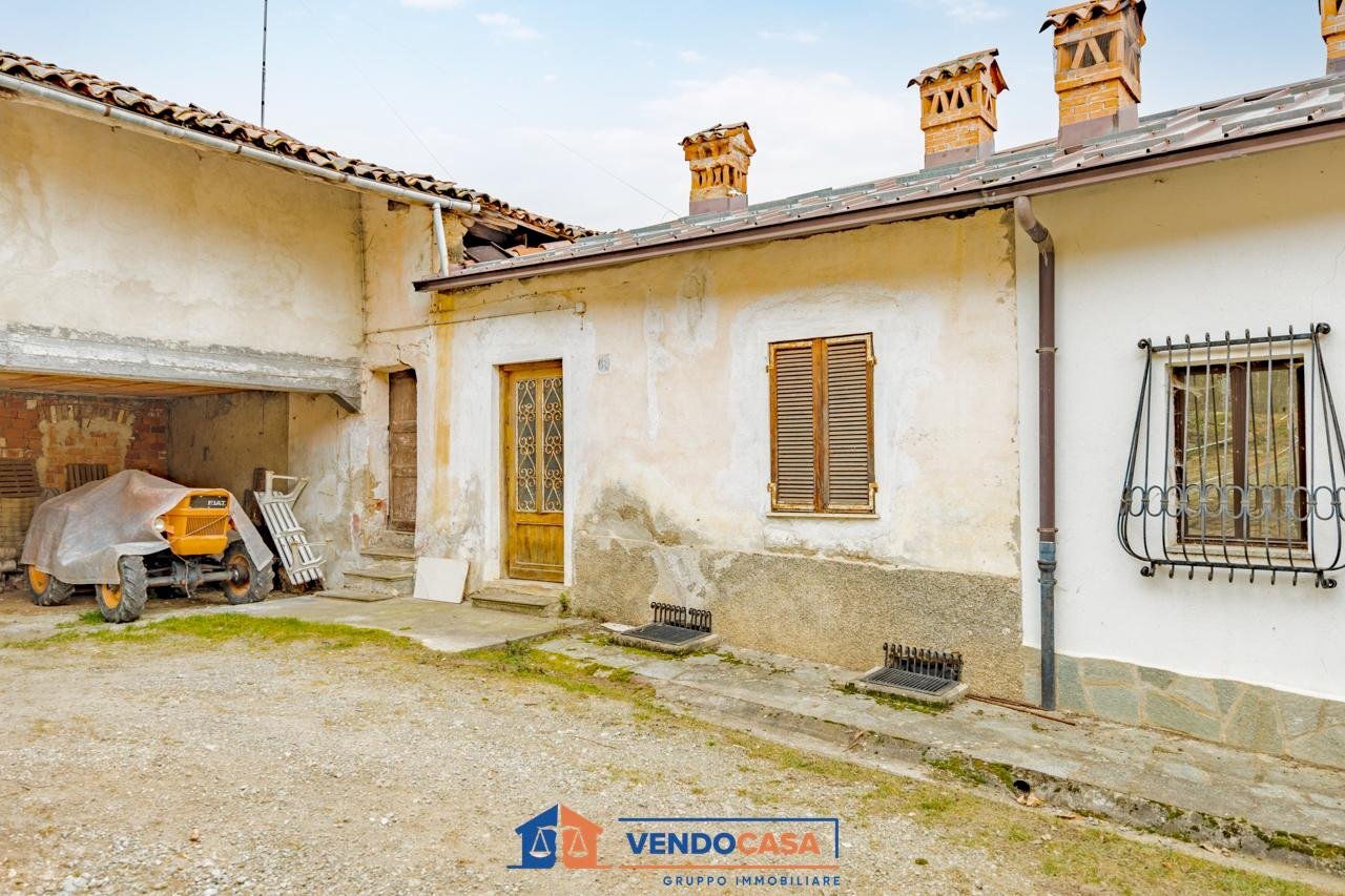 Portion of a house Monasterolo Casotto - photo 2