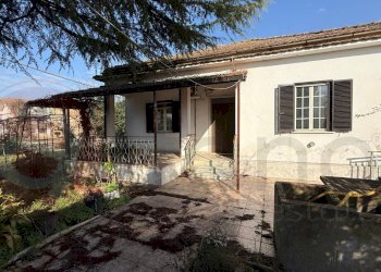 Casa indipendente Via Torre del Duca, Roccasecca - foto 1