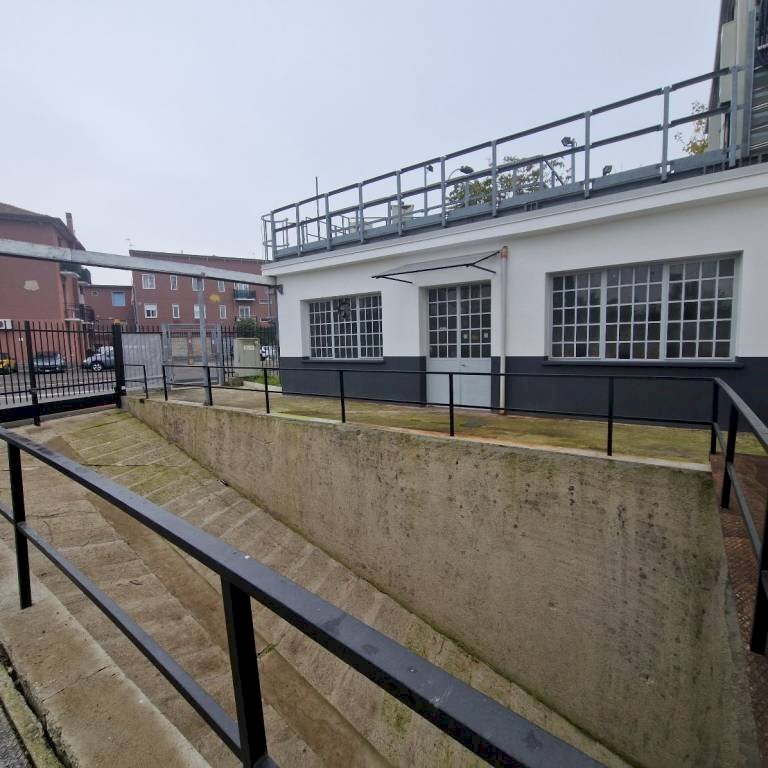 Facciata - Capannone via Alessandro Manzoni, 2, Pero - foto 3