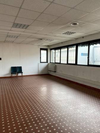 Interno non residenziale - Ufficio via del Tuscolano, Bologna (zona Corticella) - foto 3