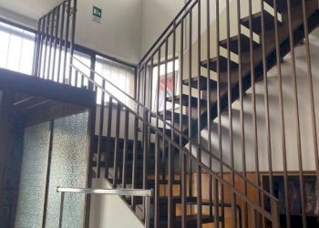 Interno palazzo - Ufficio via del Tuscolano, Bologna (zona Corticella) - foto 6