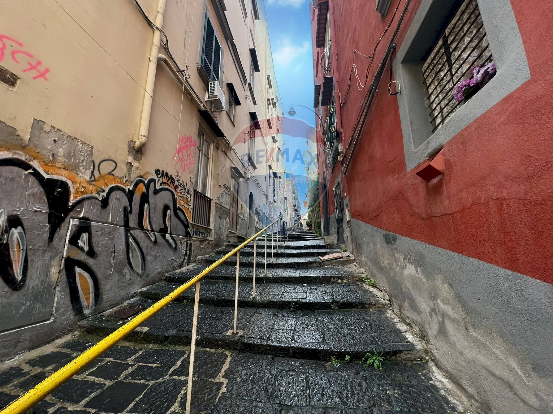 Bilocale Napoli (zona Foria) - foto 3
