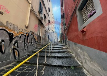 Bilocale Napoli (zona Foria) - foto 3