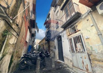 Bilocale Napoli (zona Foria) - foto 4