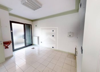 Locale Commerciale piazza san Bernardino, Gavardo - foto 3