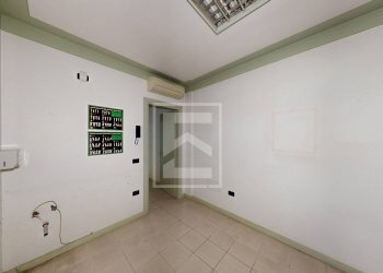 Locale Commerciale piazza san Bernardino, Gavardo - foto 10