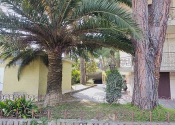 Giardino - Box via Giulio Cesare, 57B, Bordighera - foto 1