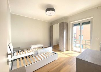 Camera da letto - Appartamento via Federico Sclopis, 2A, Genova (zona Quarto) - foto 5