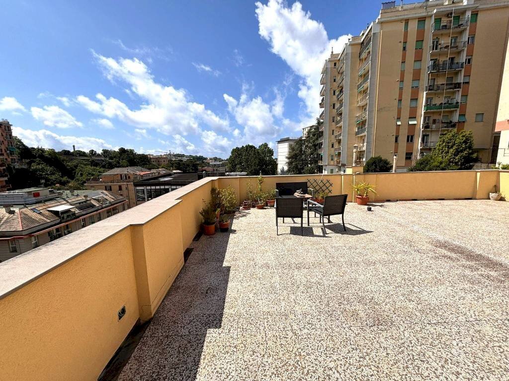 TERRAZZO - Trilocale via delle Rovare, Genova (zona Marassi) - foto 2