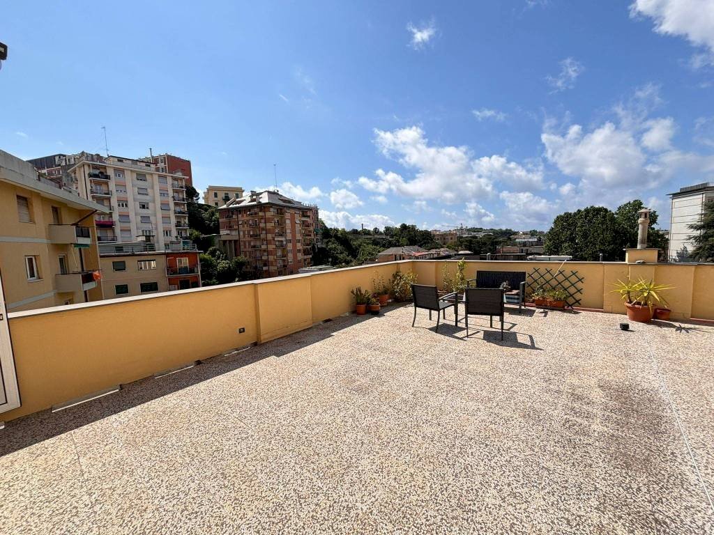 TERRAZZO - Trilocale via delle Rovare, Genova (zona Marassi) - foto 3