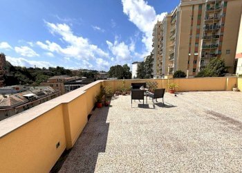 TERRAZZO - Trilocale via delle Rovare, Genova (zona Marassi) - foto 2