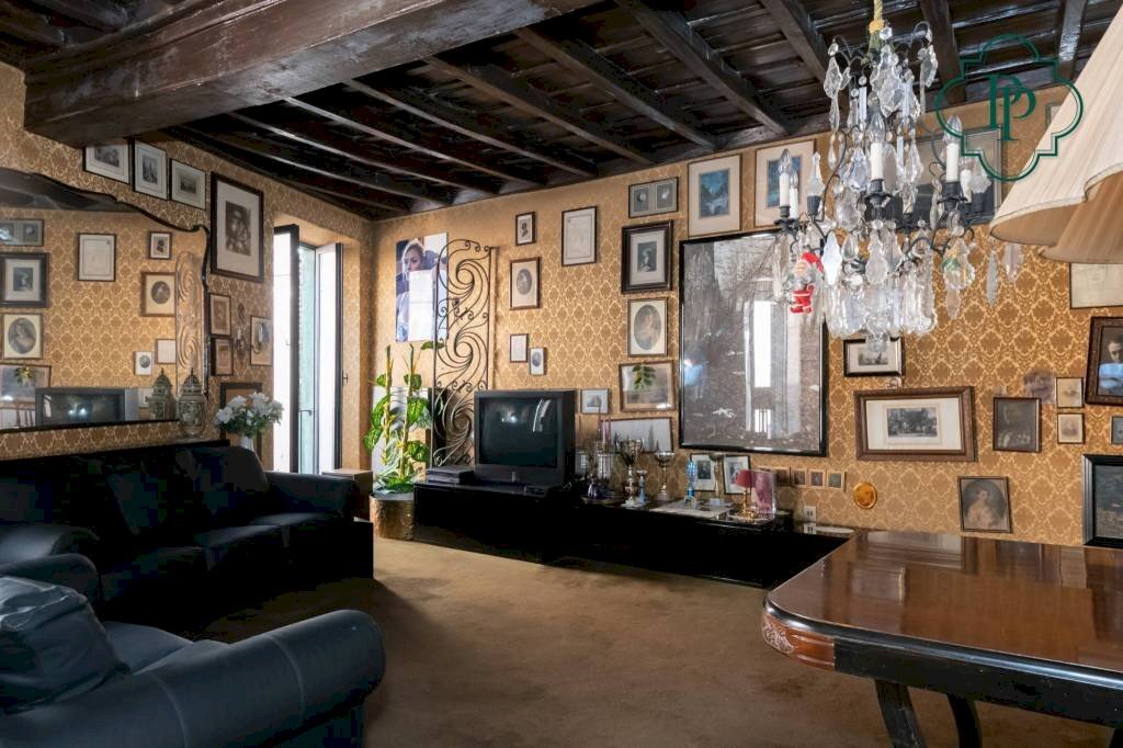 Salone - Two-room apartment via della Fontanella di Borghese, Roma (neighborhood Centro Storico) - photo 2