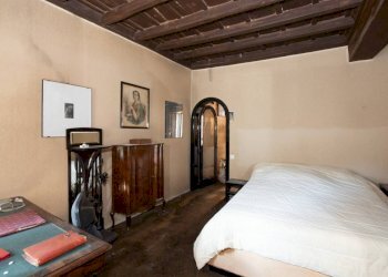Camera da letto - Bilocale via della Fontanella di Borghese, Roma (zona Centro Storico) - foto 23