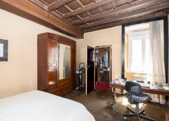 Camera da letto - Bilocale via della Fontanella di Borghese, Roma (zona Centro Storico) - foto 24