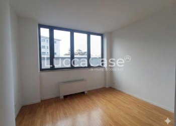 Office Lucca (neighborhood San Concordio Contrada) - photo 2