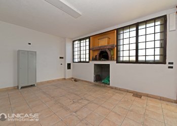 Locale Commerciale Stradale Circonvallazione, 35, Bricherasio - foto 2