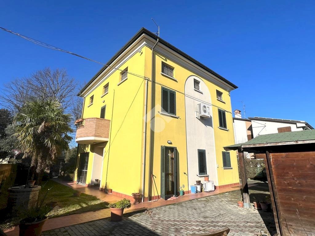 Independent house Via gadda, Camposanto - photo 1