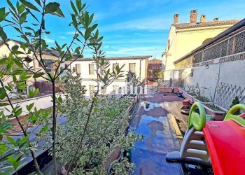 Balcone - Appartamento piazza Coppa, 7, Casale Monferrato - foto 33