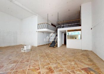 Interno non residenziale - Negozio via Ivrea, 37, Cuorgnè - foto 10