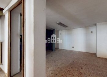 Interno non residenziale - Negozio via Ivrea, 37, Cuorgnè - foto 12