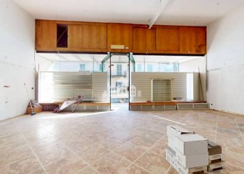 Interno non residenziale - Negozio via Ivrea, 37, Cuorgnè - foto 27