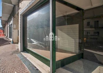 Facciata - Negozio via Ivrea, 37, Cuorgnè - foto 28