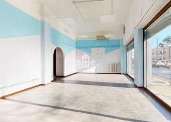 Interno non residenziale - Negozio via reyneri, 20, Rivarolo Canavese - foto 7