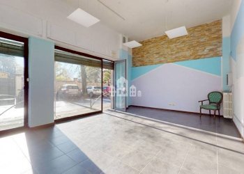 Interno non residenziale - Negozio via reyneri, 20, Rivarolo Canavese - foto 32