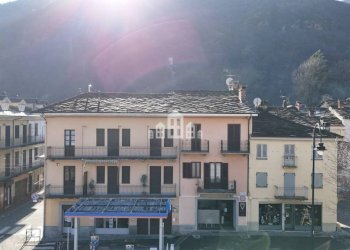 Facciata - Bilocale piazza Craveri, 2, Pont-Canavese - foto 2