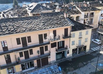 Facciata - Bilocale piazza Craveri, 2, Pont-Canavese - foto 3