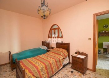 Camera da letto - Trilocale Località Nava, 11, Cuorgnè - foto 10