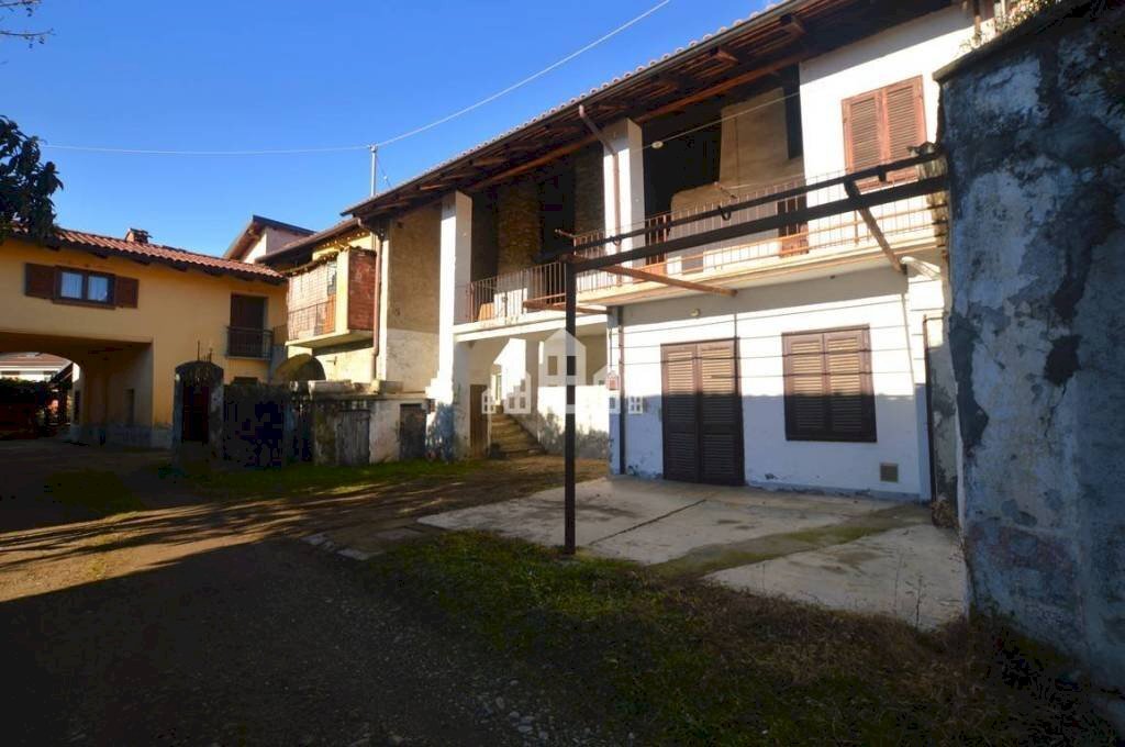 Facciata - Casa indipendente Località Biancetta, 10, Cuorgnè - foto 1