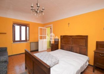 Camera da letto - Casa indipendente Località Biancetta, 10, Cuorgnè - foto 13