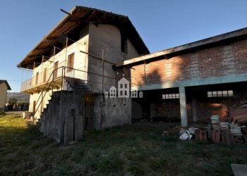 Facciata - Casa indipendente via Fratelli Rosselli, 39, Cuorgnè - foto 7