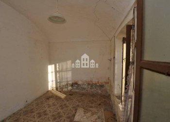 Stanza non arredata - Casa indipendente via Fratelli Rosselli, 39, Cuorgnè - foto 9