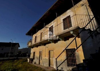 Facciata - Casa indipendente via Fratelli Rosselli, 39, Cuorgnè - foto 9