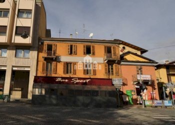 Facciata - Ufficio piazza martiri della libertà, 1, Cuorgnè - foto 1