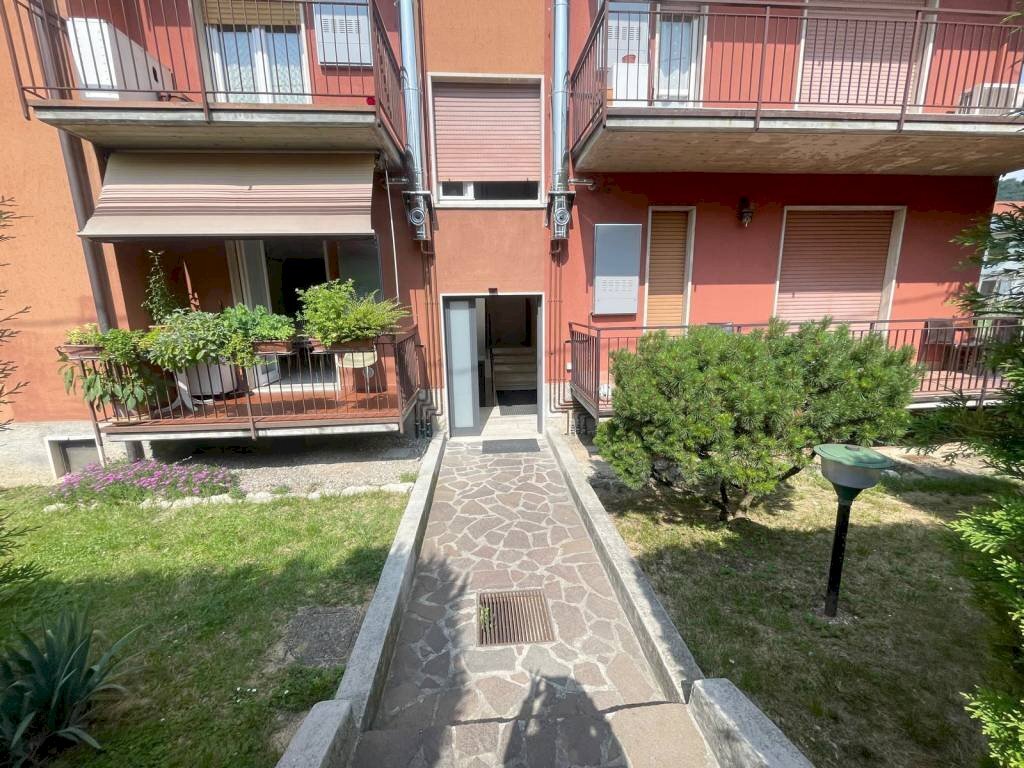 Facciata - Trilocale via Cesare Battisti, 7A, San Paolo d'Argon - foto 1