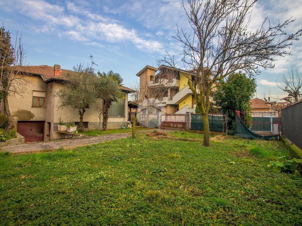 Villa Via Giuseppe Garibaldi, Garbagnate Milanese - photo 3