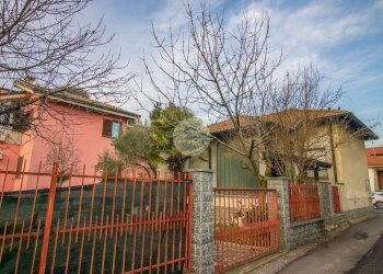 Villa Via Giuseppe Garibaldi, Garbagnate Milanese - photo 1