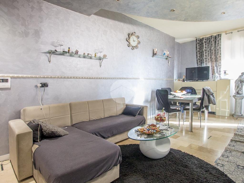 Three-room apartment Via Milano, Garbagnate Milanese - photo 2