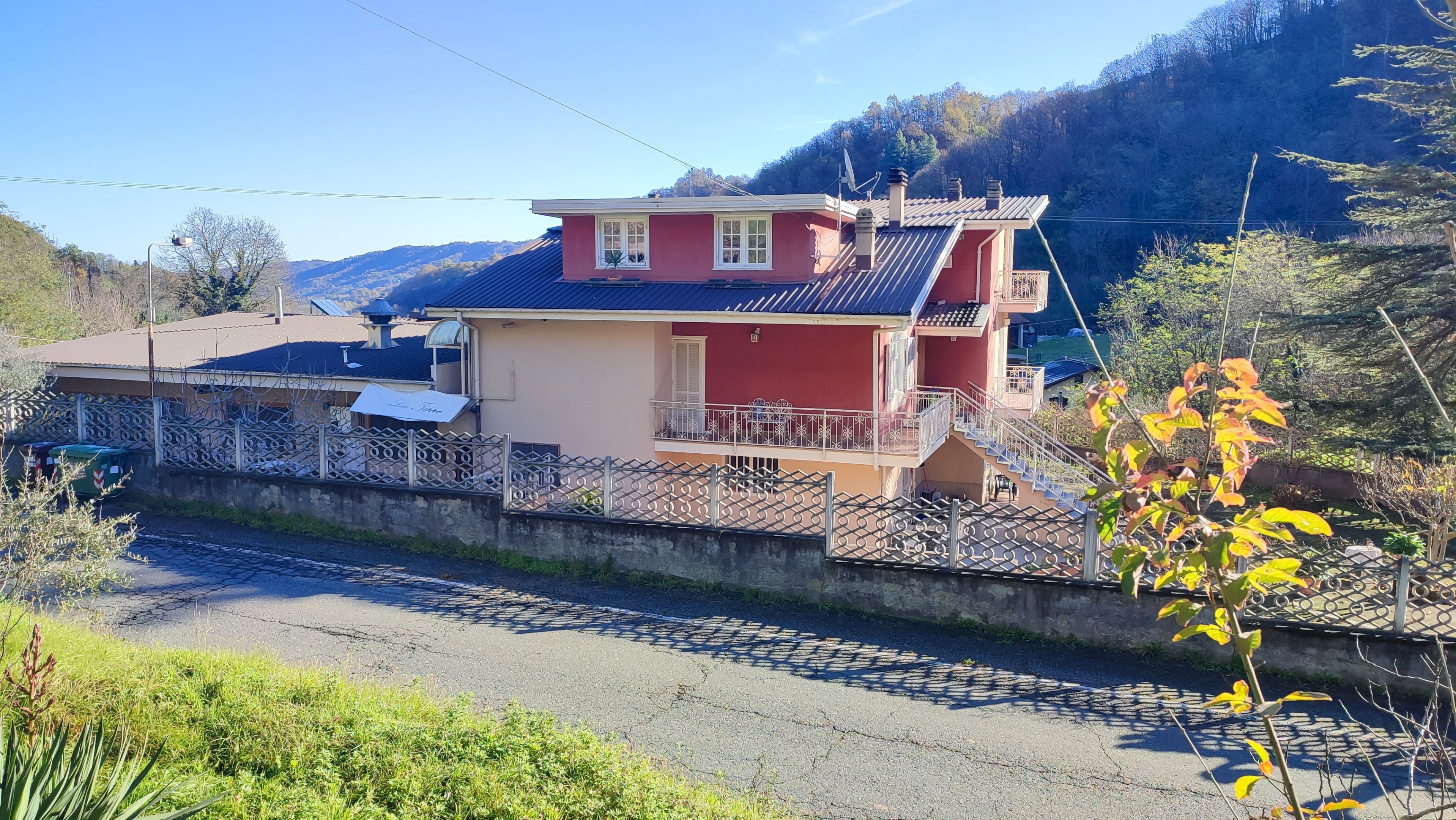 Semi-detached house Via Villa, 35/A, Brondello - photo 1