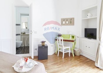 Appartamento Via Santa Lucia, Napoli (zona Mergellina) - foto 12