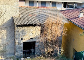 Portion of a house corso Italia, Capizzone - photo 5